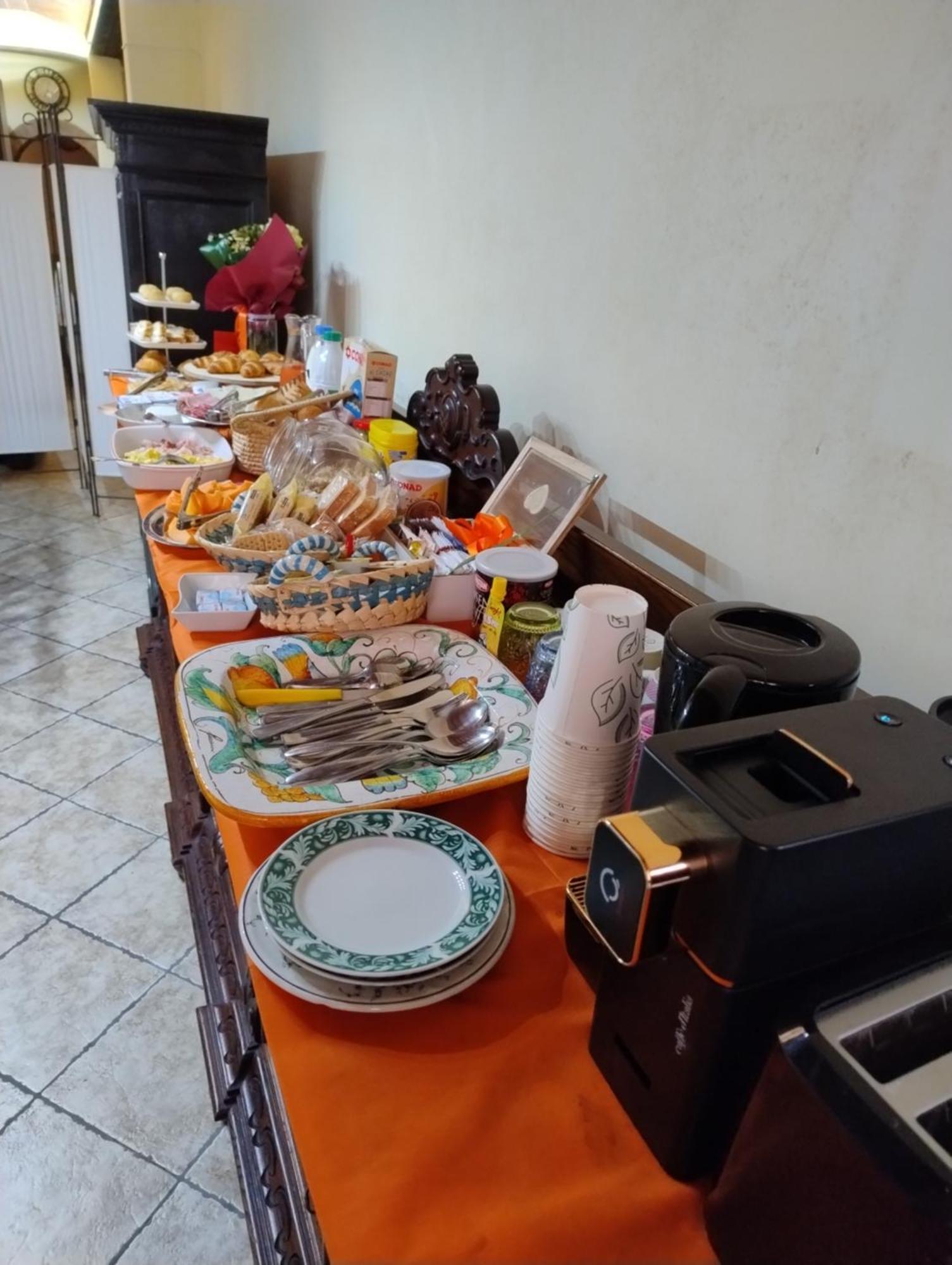コッレ・ヴァル・デルザ La Strega Ubriaca Bed & Breakfast 部屋 写真